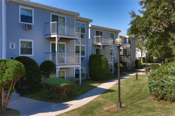 POAHCommunities's tweet photo. "The tax reform bill released by the House would cripple #LIHTC by eliminating the 4% Housing Credit" https://t.co/8RX85O4mEn @HousingACTION https://t.co/CT3l8MsCtp