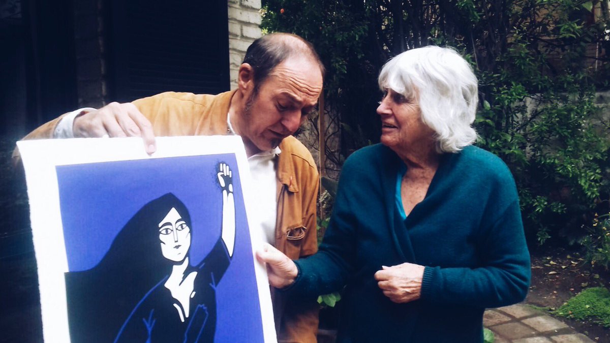 Joan Jara vídua de Víctor Jara recull emocionada el premi a l'Activisme Cultural #Barnasants2017 de mans de Pere Camps a Santiago de Xile