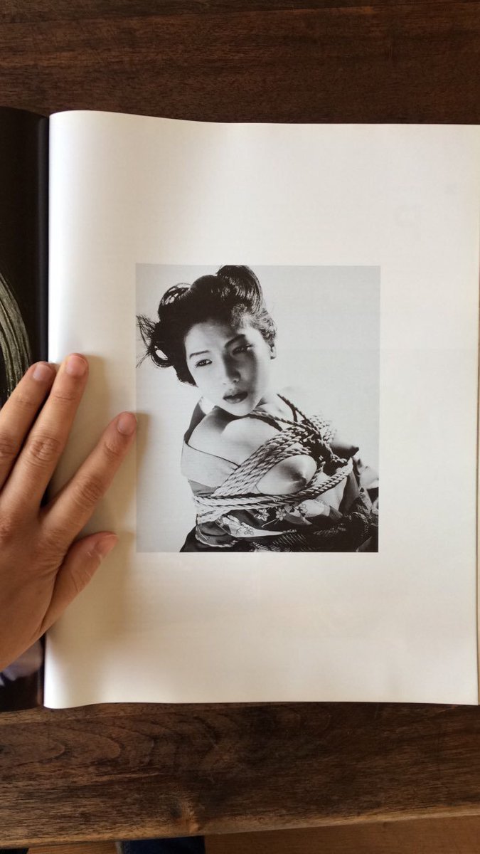 SJartoux's tweet photo. Old editions of #UPSTREETMAGAZINE (2001-2005), come get it for #FREE in #Belleville, Paris ! #fashion #upstreet  #art #toutdoitdisparaitre https://t.co/4GMfwzCAdC