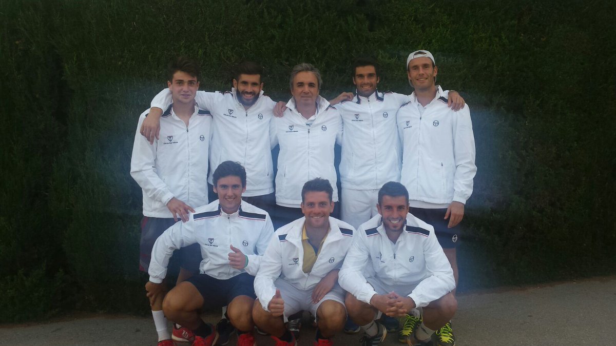 RFETenis's tweet photo. El @CTValencia es el primer finalista del Cto. de España MAPFRE por Equipos Masculinos tras superar al @MurciaClubTenis 4-1 🏆🇪🇸🎾#RFTEestenis https://t.co/Kdi0i8EtQS