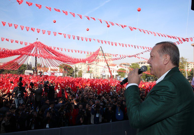 "Irak ve Suriye’de Tespit Ettiğimiz Tüm Terör Kamplarını Yerle Bir Edeceğiz"
tccb.gov.tr/haberler/410/8…