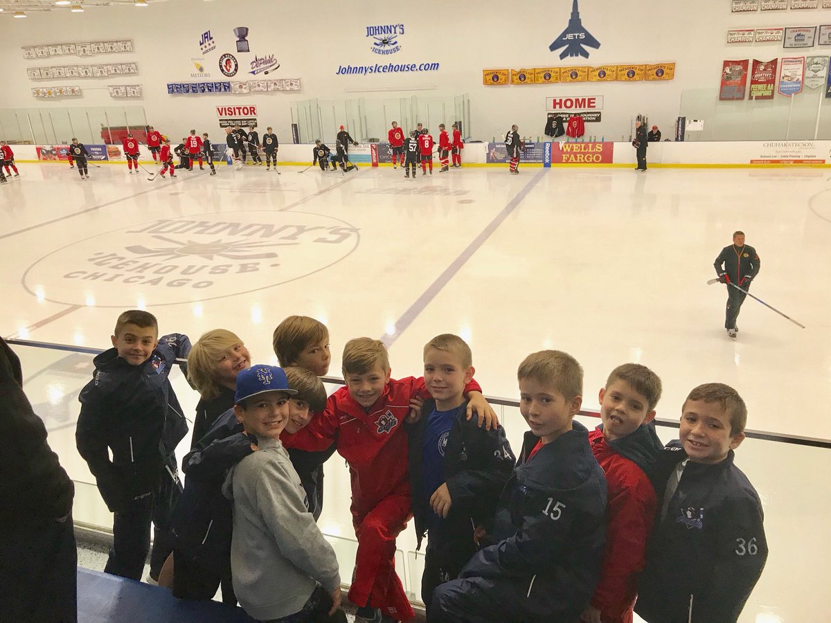 kobrienf14's tweet photo. 08 @LIGulls are watching @NHLBlackhawks before @200x85 starts!!!#200x85 #dedication #Hardwork #showuponsunday https://t.co/FH5RI4JrbF