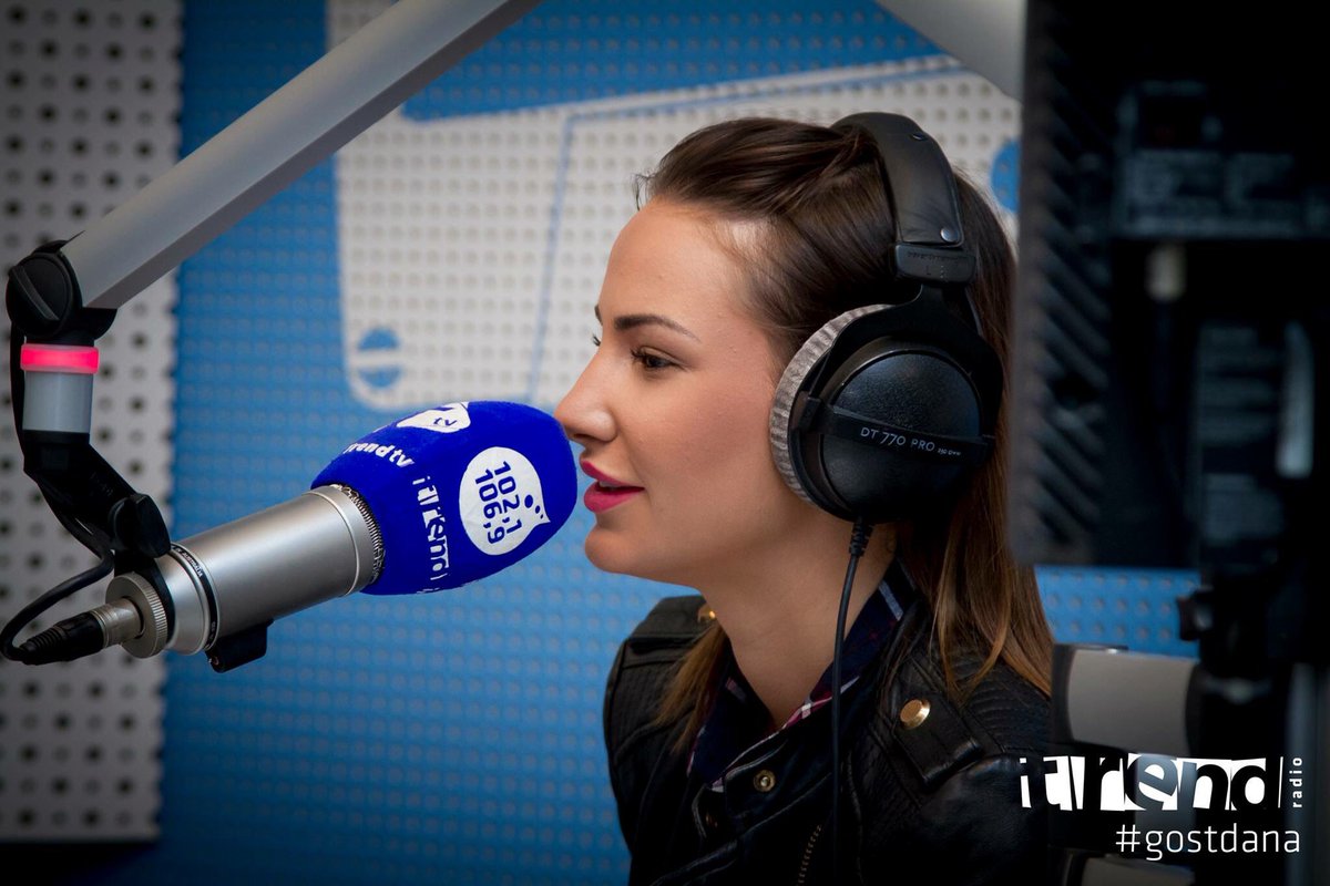 EvaZadro's tweet photo. #work#radioshow#gostdana https://t.co/D0P6QZ8raa