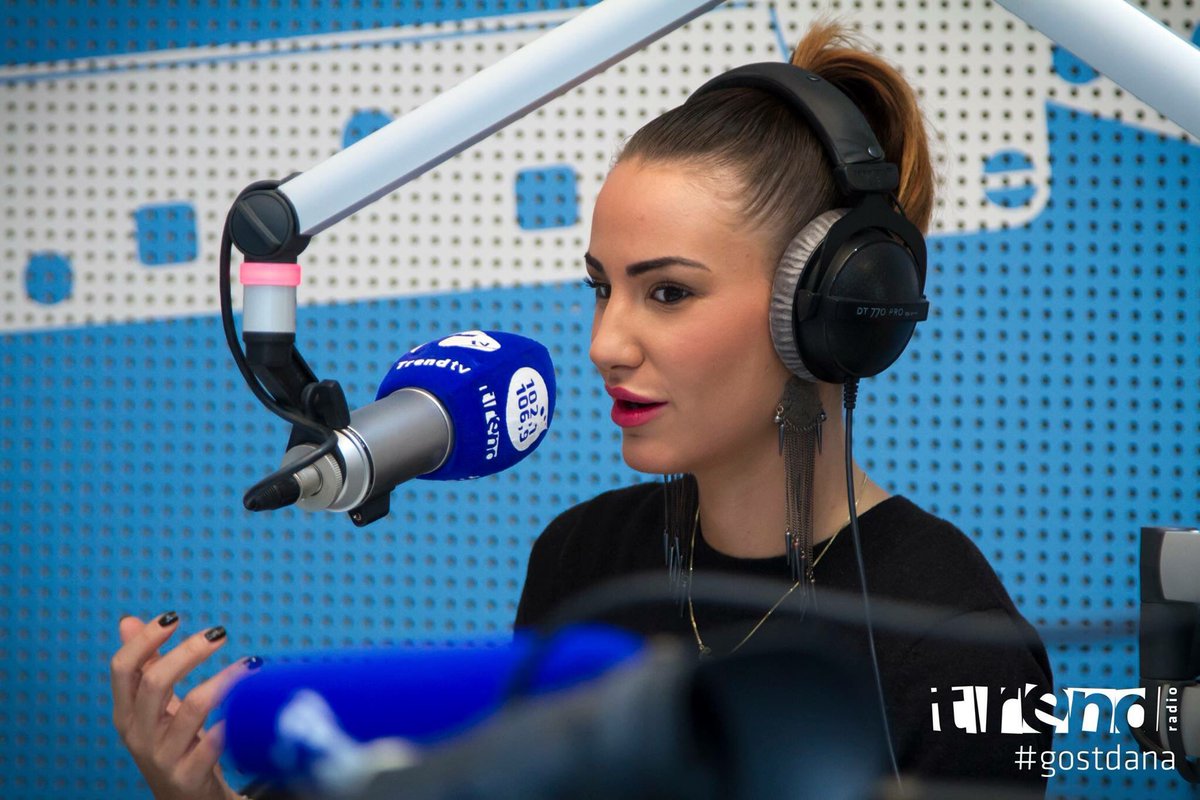 EvaZadro's tweet photo. #work#radioshow#gostdana https://t.co/D0P6QZ8raa