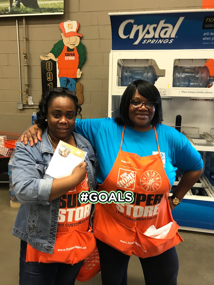Alwaystrace1's tweet photo. Thank you sheron for excellent customer service and driving credit #superstore0915 #KeepUpTheGreatJob https://t.co/32sSLAUKDV