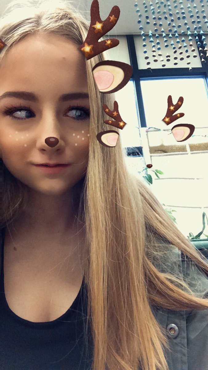 Mackenzie__Bea's tweet photo. I have a ghost friend 🤷🏼♀️🤷🏼♀️ #snapchatghost https://t.co/qD4wfya7Fv