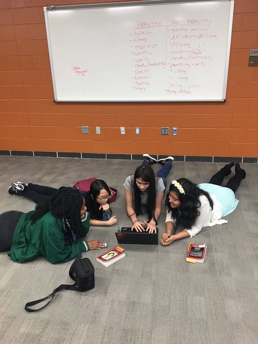mackgoodwin14's tweet photo. Creating student rights propaganda! #quadrantD @MarkWhite55 @CyParkPLC https://t.co/rqKyBdhVOc