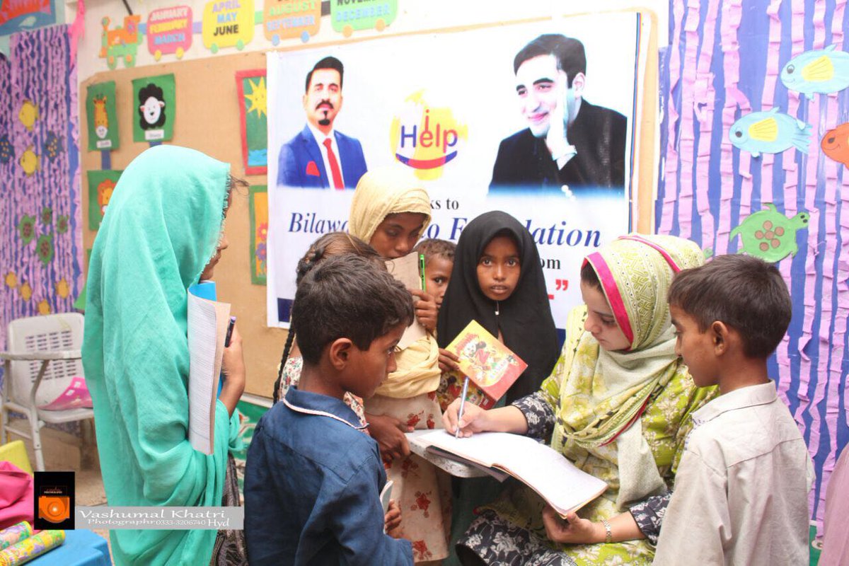 NZulfiaqar's tweet photo. CEO @BBZFoundation Mr.@Fida_Wassan & iHelp started a school for street children who want to learn but can't really afford #StreetToClassRoom https://t.co/SasX1q4Sh1