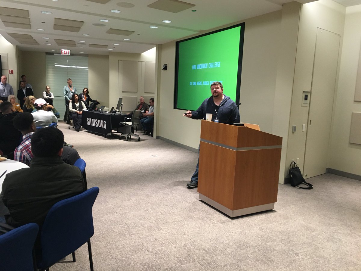 eva_mcgoey's tweet photo. We are so excited to host @lumitynpo for @BCBSIL #stem1dc innovating for #healthequity with @DrDRobinson @SteveBetts100 @dan3476 https://t.co/xG2dGzmH4A