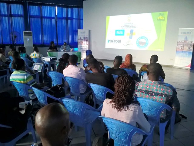 agl_togo's tweet image. La #Bluezone de Cacaveli a accueilli une conférence de presse en prélude à la  Foire Internationale du Livre de Lomé @FI2L_Togo