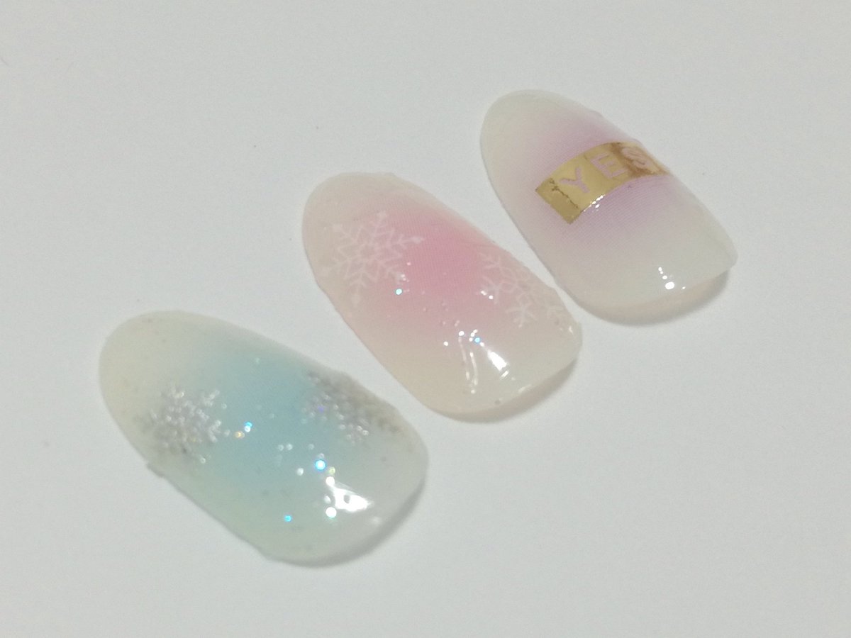 しずく ほぼ100均ネイル 新刊発売 100均 キャンドゥ しずくネイルシール チーク ぎゃんかわです 簡単すぎて アレンジまで手が回る嬉しさ