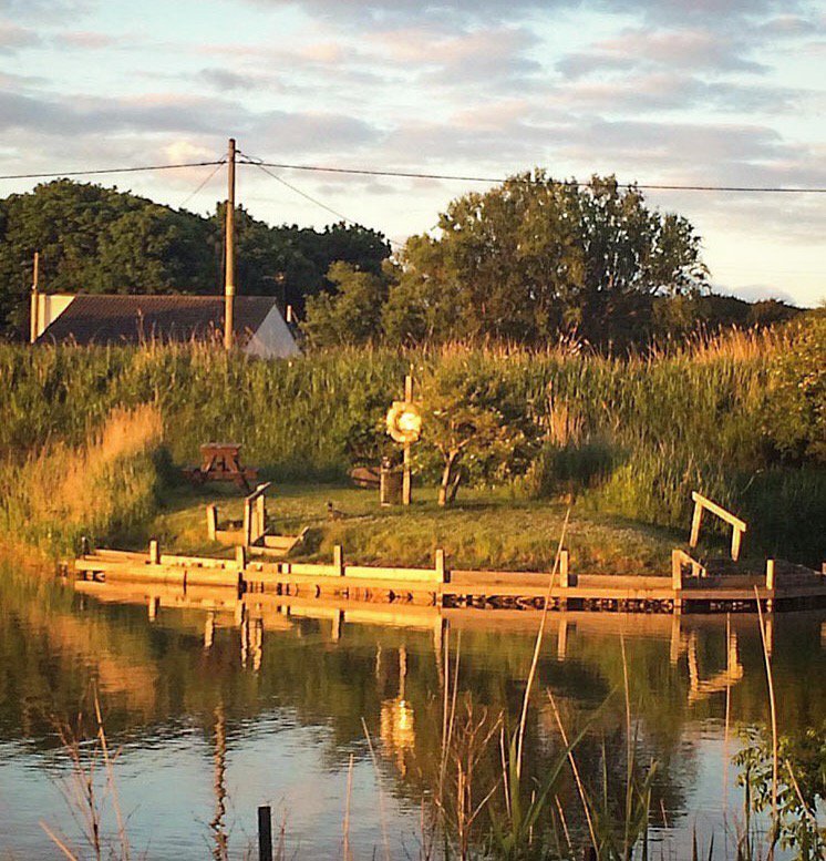 #Sunset on fishing lake by <a href="/Seaside_Lodge/">Seaside Lodge</a> #holidaylet taken from the garden. Quiet beach 90m goo.gl/QlJ1fV
