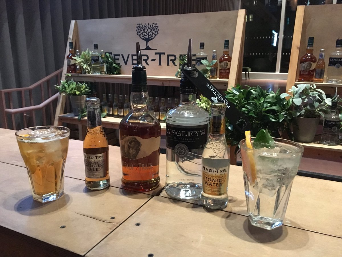 HSLTom's tweet photo. Great night at the swanky new @Everymancinema #kingscross @BuffaloTrace &amp; @LangleysGin topped with @FeverTreeMixers #orientexpress #cheers🍸 https://t.co/oPDX9FBFlr