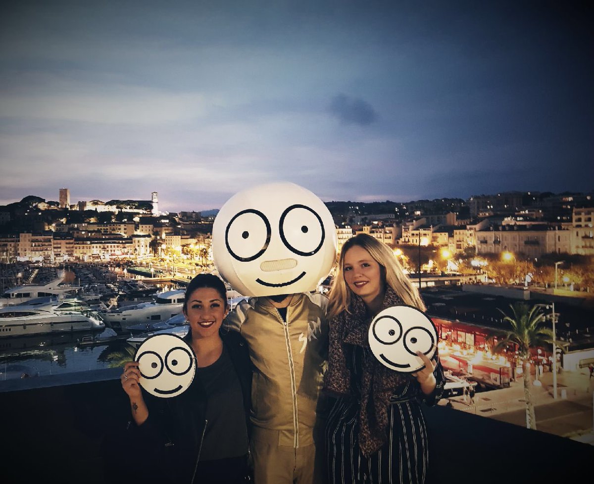 Samleconducteur's tweet photo. Les grandes gagnantes de notre jeu "personnalise ton Sam" en compagnie de Sam pour un #weekend de #vedettes sur la #croisettes #mercisam ❤️#nma2017 https://t.co/z9zuhUly3I