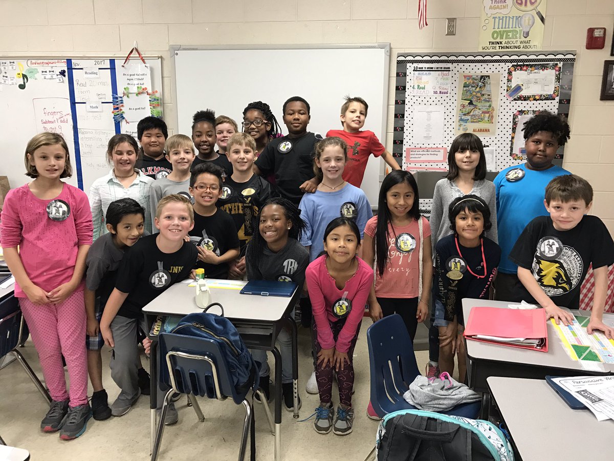 lannsleaders's tweet photo. We love OUR Eagles!#oneATHENS #Lann'sLeaders https://t.co/Mh2lNnIqF8