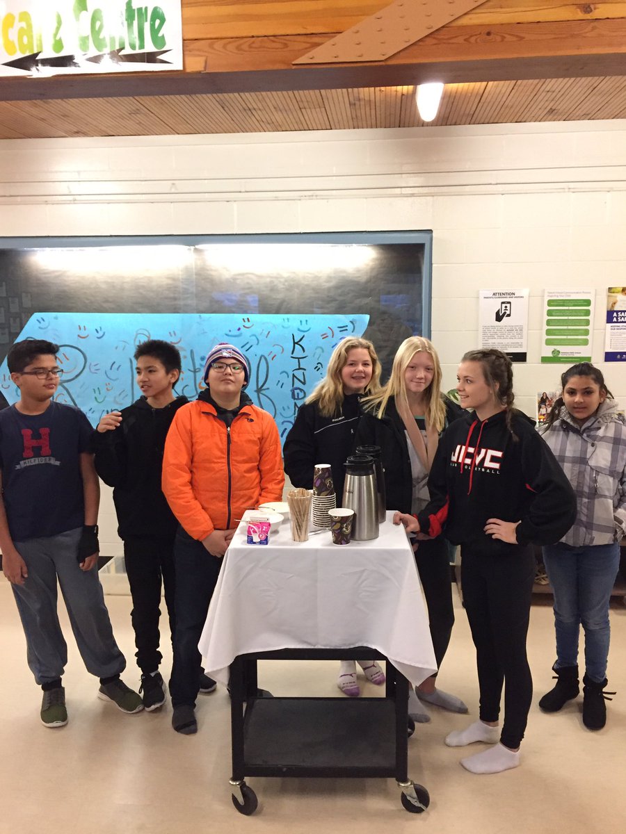 BrevoortPark's tweet photo. Our Student Leadership Committee served up some coffee, hot chocolate and mocha to parents and staff this morning. #RAKyxe #spslearn https://t.co/T7WBdUApPE