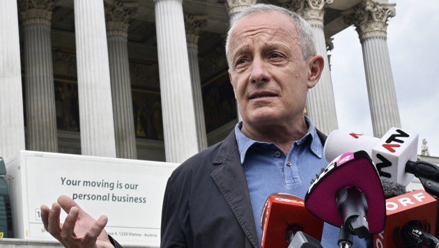 Auch Peter Pilz muss nun Sex-Vorwürfe aufklären - angebl. 40 Fälle
krone.at/596690