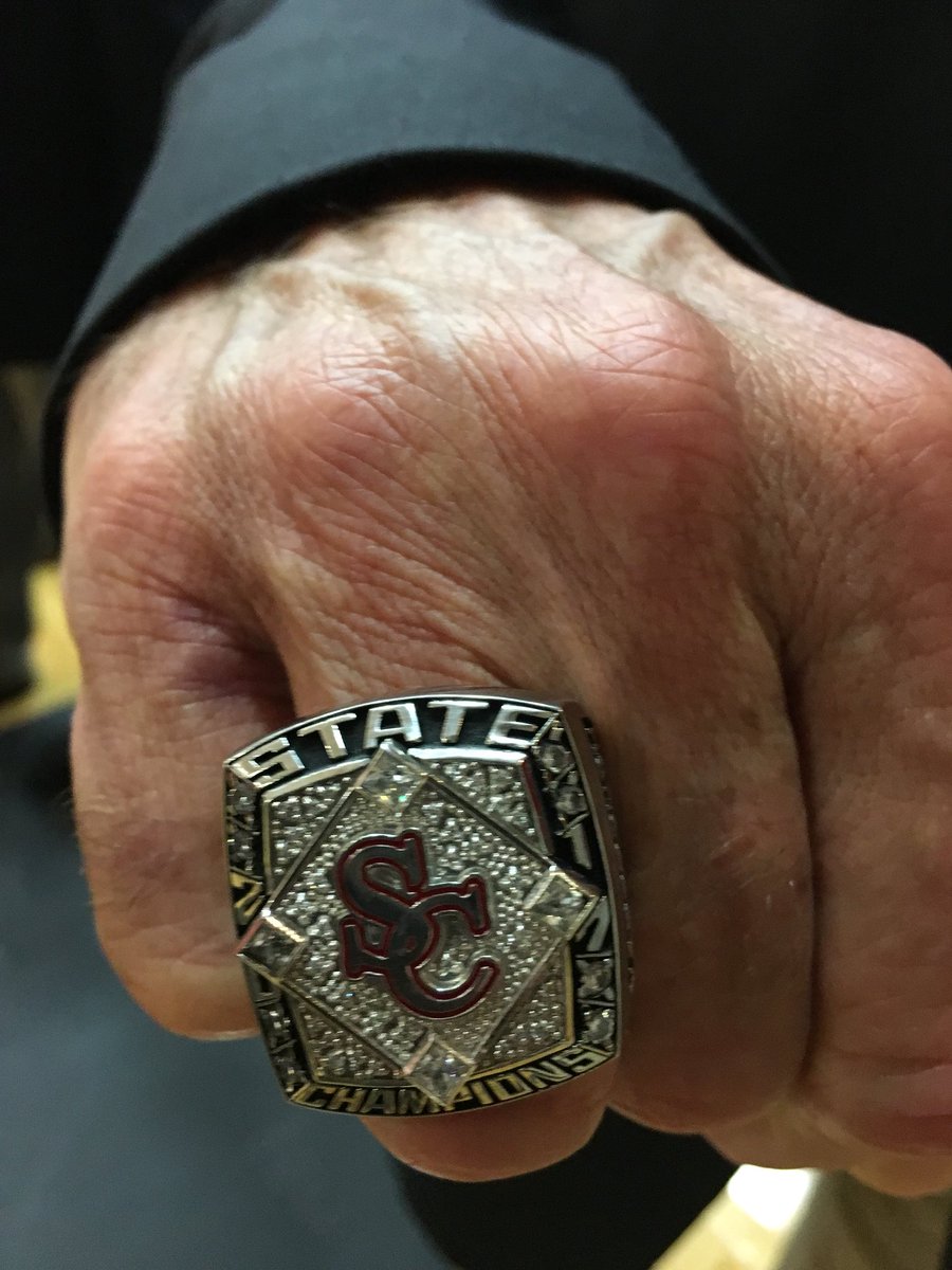 rexcastillotv's tweet photo. WOW! 👀 #NewICEalert check out the @SCPS_Raiders State Championship Rings! @WSAV https://t.co/ErVDQAMyq0