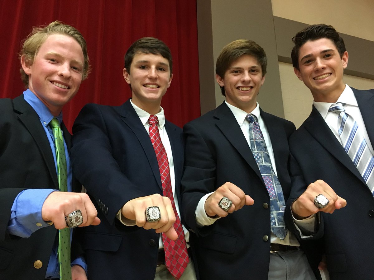rexcastillotv's tweet photo. WOW! 👀 #NewICEalert check out the @SCPS_Raiders State Championship Rings! @WSAV https://t.co/ErVDQAMyq0