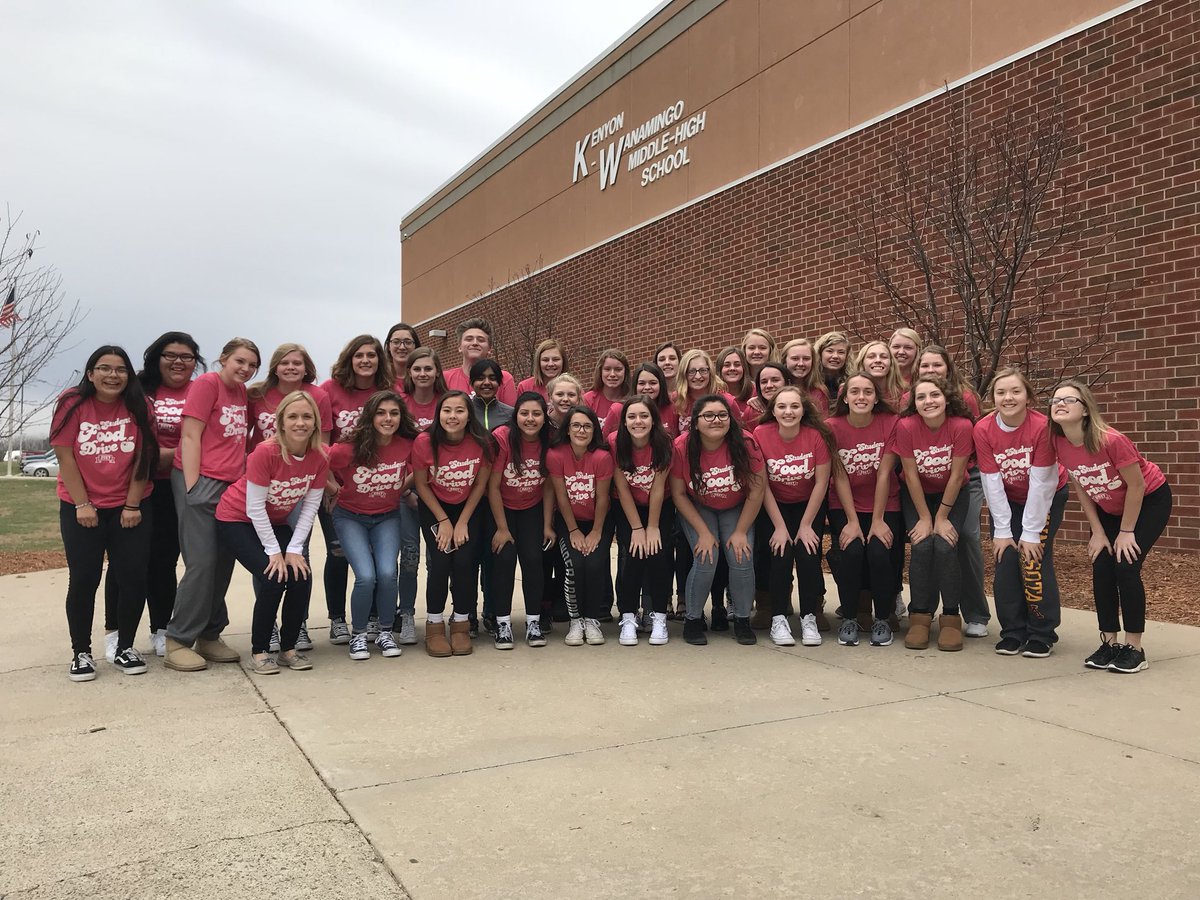 Stacyquam's tweet photo. K-W FCCLA members ready to collect your donations for the 2017 Channel One Food Drive! @KWPrincipalRyan @Channel1FoodMN #studentfooddrive https://t.co/Au2NcqAdSL