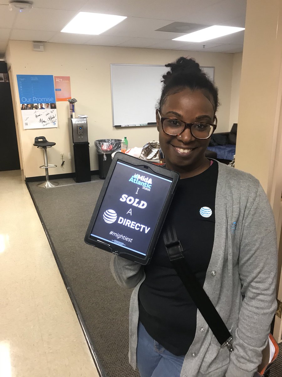HouseOfDimmock's tweet photo. Sheena said hold on !! Let me get into this TV game atDimmock with a DTV this good afternoon. @404girl @MidAtlantic1860 @DaleB1 https://t.co/uS2tGhNaEE