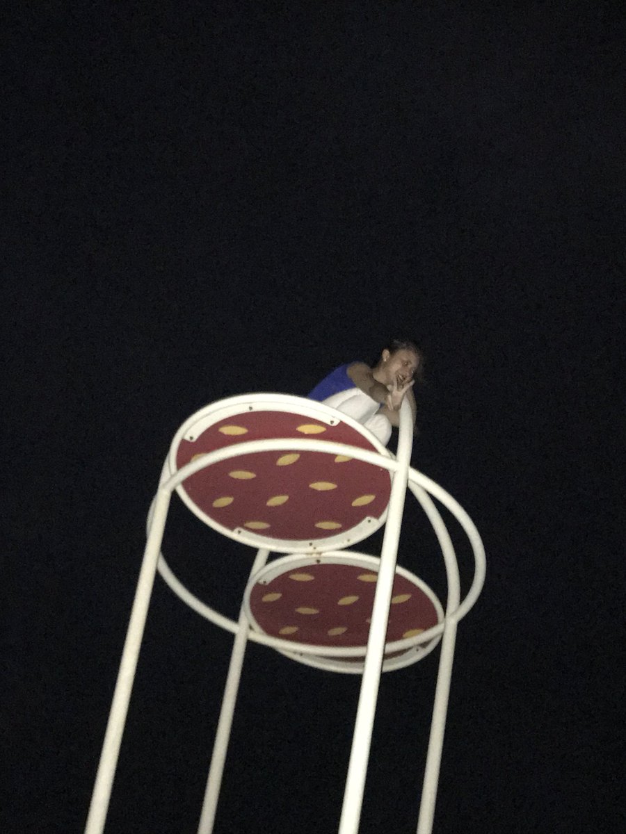0326monro's tweet photo. 今が楽しければそれでいい
逃げ道は自分でつくるもーの

逃げすぎたのか
こんな子に産んだ覚えないってさ https://t.co/Vk27VsNqvF