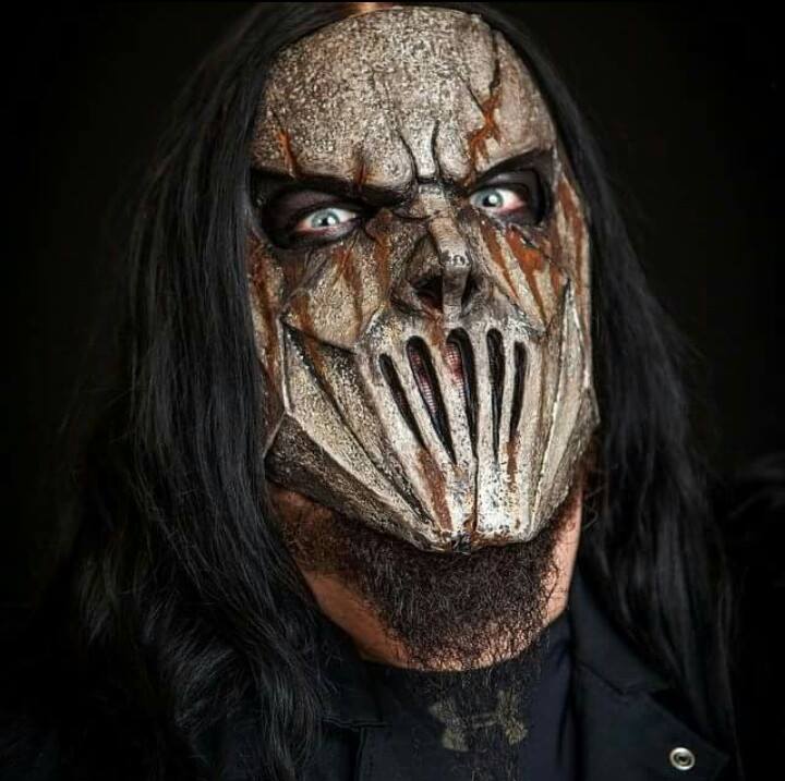 Mick Thomson, guitarrista de cumple hoy 44 años. Happy/scary birthday to you!:  