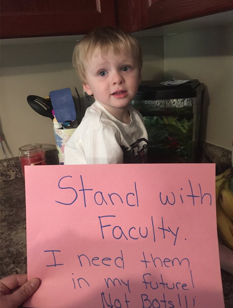 supportcolleges's tweet photo. This little one wants his future education provided by a real professor #notprofbot
#StandWithFaculty #profsnotbots #collegestrike https://t.co/qpMjjDAxaU