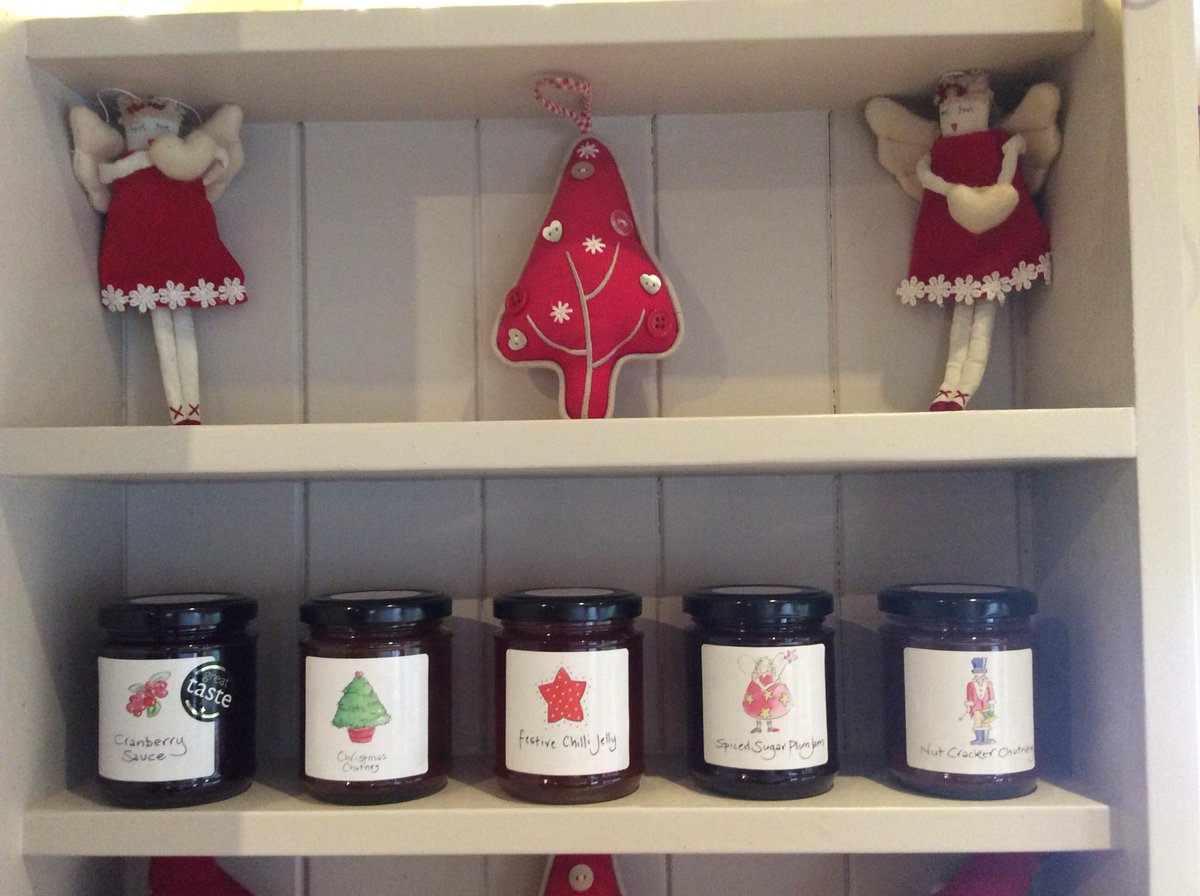 Christmas 17 🎄 now available @Village_Larder @CheesePls_lewes <a href="/charlies_farm/">Charlie's Farm Shop</a> #hampers #foodies #Sussex