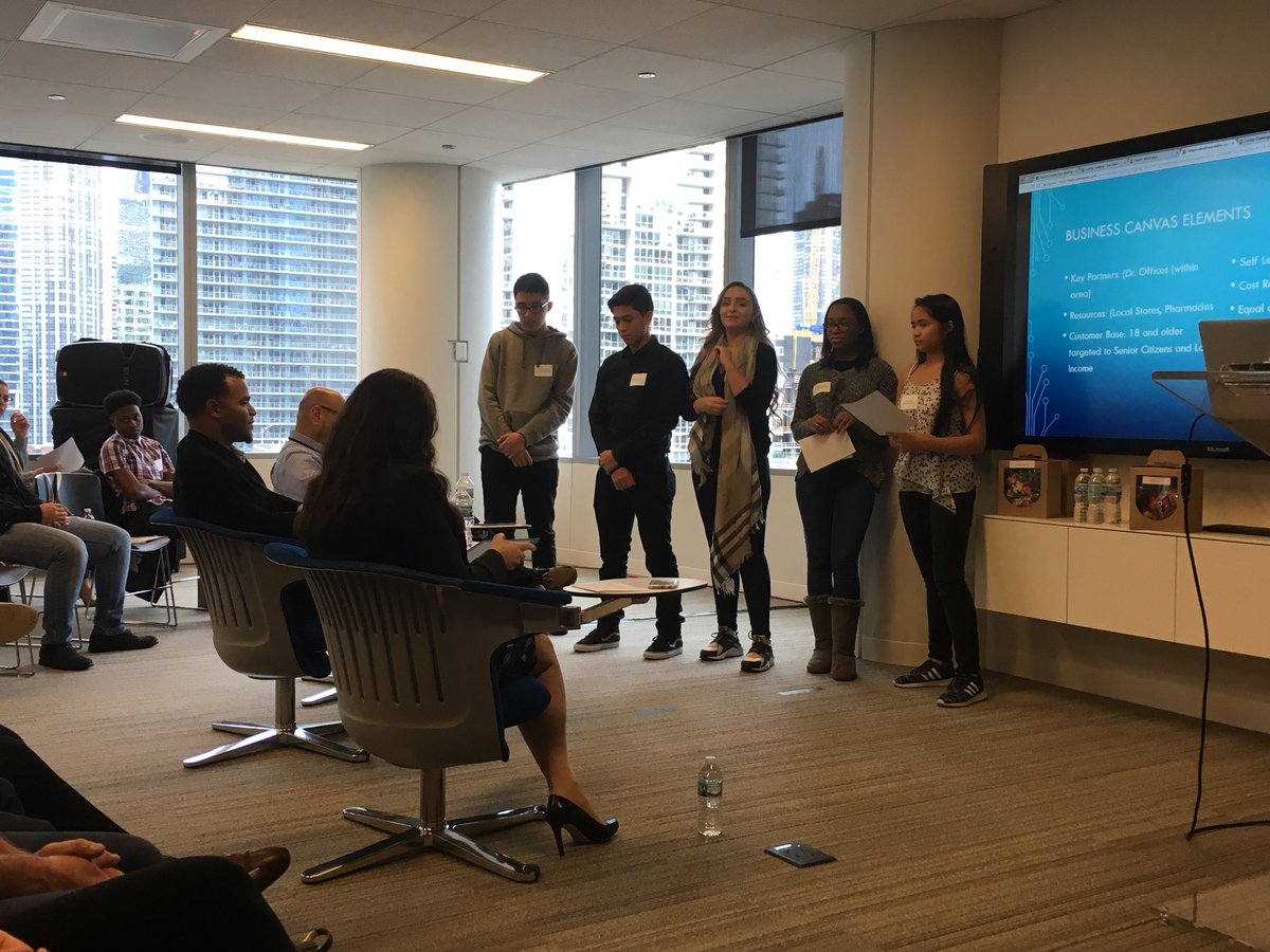 eva_mcgoey's tweet photo. Each #stem1dc team is now presenting to our @BCBSIL pitch tank. Competition is tough! #healthcareinnovation #transformativetechnology https://t.co/xTHXi2As71