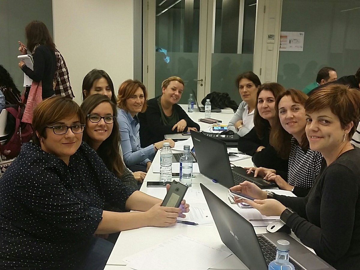nievesccp's tweet photo. Grupo Twitter grupo 5 y 12 #POLAB17 https://t.co/Q0V0qAjQrJ