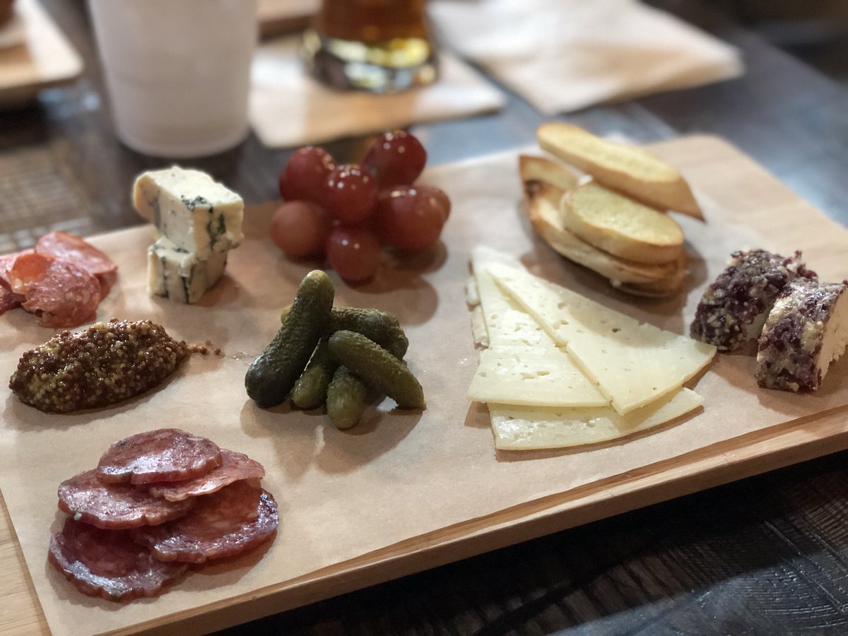 TouringPlans's tweet photo. Tasty $10 charcuterie plate from BaseLine Taphouse #DHS #WDW https://t.co/hd2YzUgkog