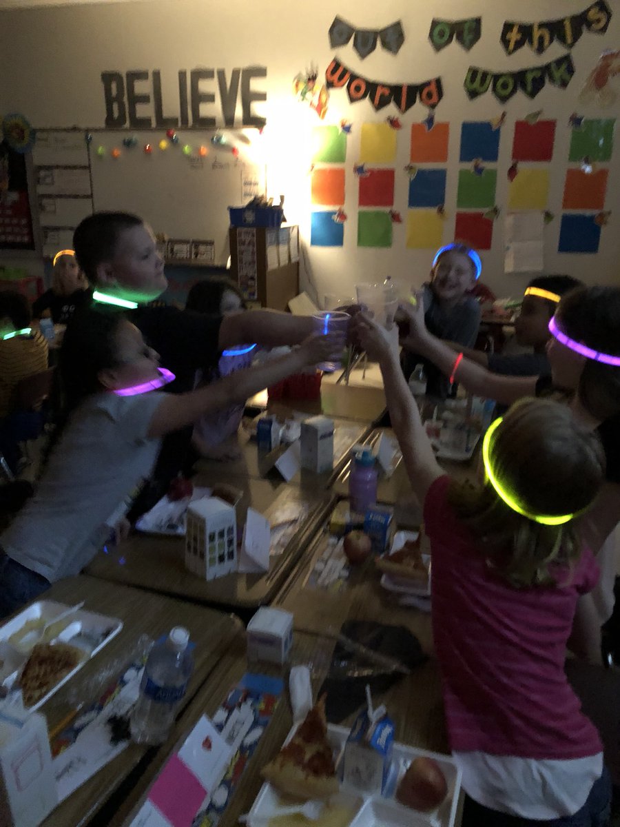 melwlkr2000's tweet photo. Power Point Party with these Super Heroes @SedgeGardenES #goodbehaviorrocks https://t.co/cCKPPre8Dg