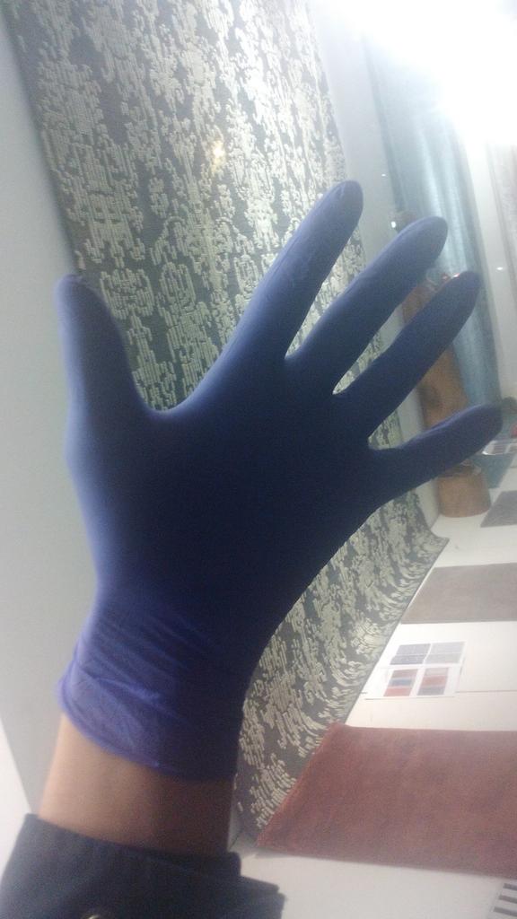 Herr_Raffnix's tweet photo. @torsten_hautnah @exoplasmatisch sollte kein Problem sein. 

Frag nicht warum ich lila Handschuhe dabei habe. https://t.co/mnvwFKggHZ