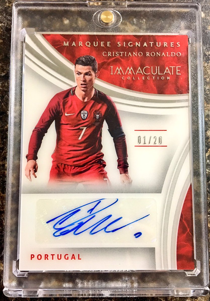 rtnccollector's tweet photo. #ImmaculateSoccer is the best product out there! Incredibly nice, clean cards and ridiculous hits! @PaniniAmerica @cards_pb @Bigchill1976 https://t.co/6bBZk4NK2W