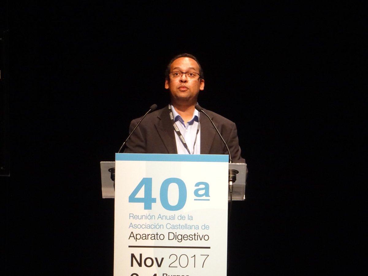 aegastro's tweet photo. El Dr. Huascar nos presenta un combate por la utilidad de las prótesis de colon como puente a cirugía #Acad17 #endoscopia https://t.co/emKtHz1sFs