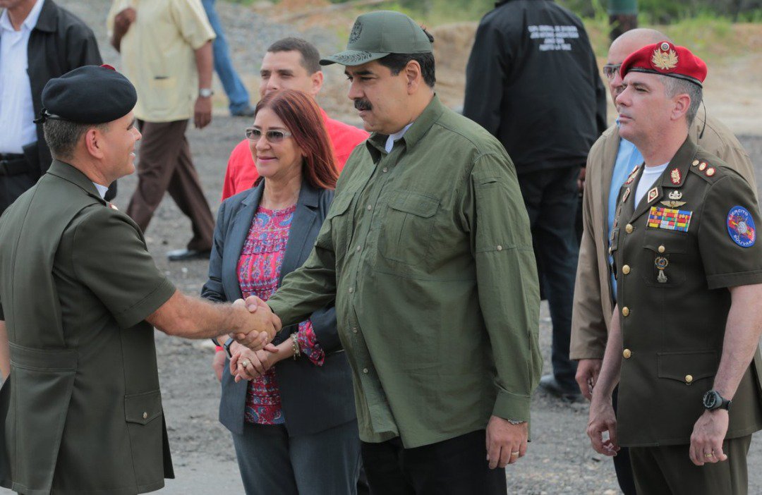 #Ahora | Pdte. <a href="/NicolasMaduro/">Nicolás Maduro</a>: anuncio que el compañero Jorge Rodríguez es el nuevo Ministro de Comunicación e Información #3Nov