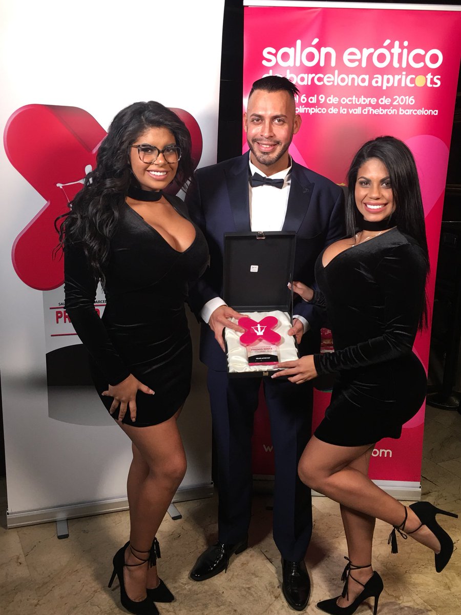 soysheilaortega's tweet photo. El año pasado nos quedamos con un #premioninfa en casa, este año esperamos con ansias repetir @Keshaortega12 @ViktorRomXXX @SALONEROTICOBCN https://t.co/KsP5dqVnvR