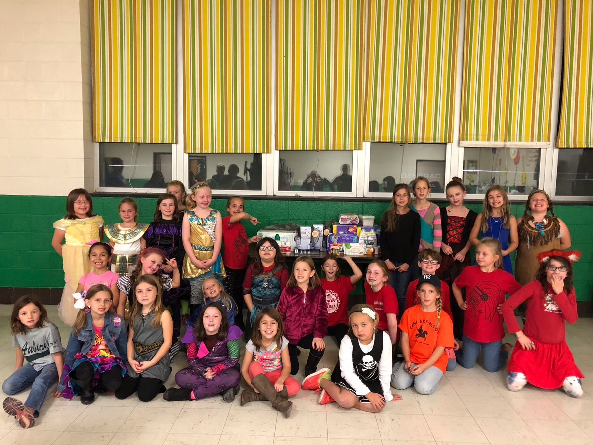 GSHPA's tweet photo. #girlscout troops 50302 & 50225 partnered with @KeystoneCollege to organize a donation drive to help #PuertoRicoRelief #gsgiveback #leaders https://t.co/3FAAERUgyL