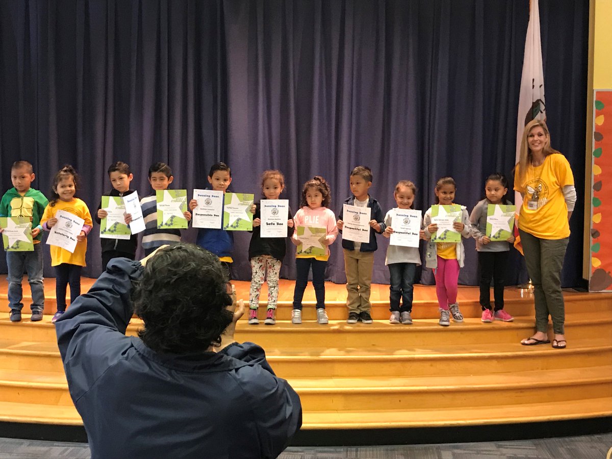 CT_bees's tweet image. kindergarten scholars being recognized #beeprepared #centraliapride