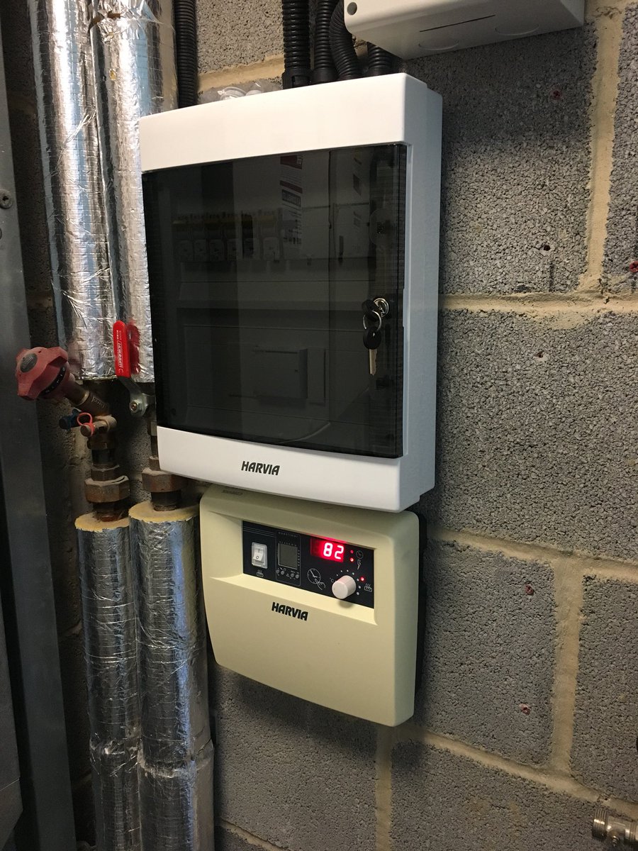 SmartPoolServ's tweet image. New sauna controller fitted #HappyCustomer