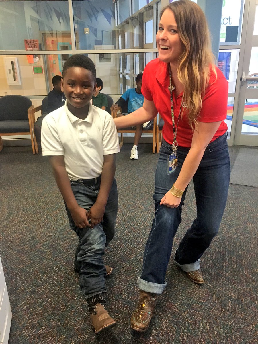 Ms_Grady's tweet photo. #BootBuddies @TownsellElem https://t.co/1ZC2FWHhL2