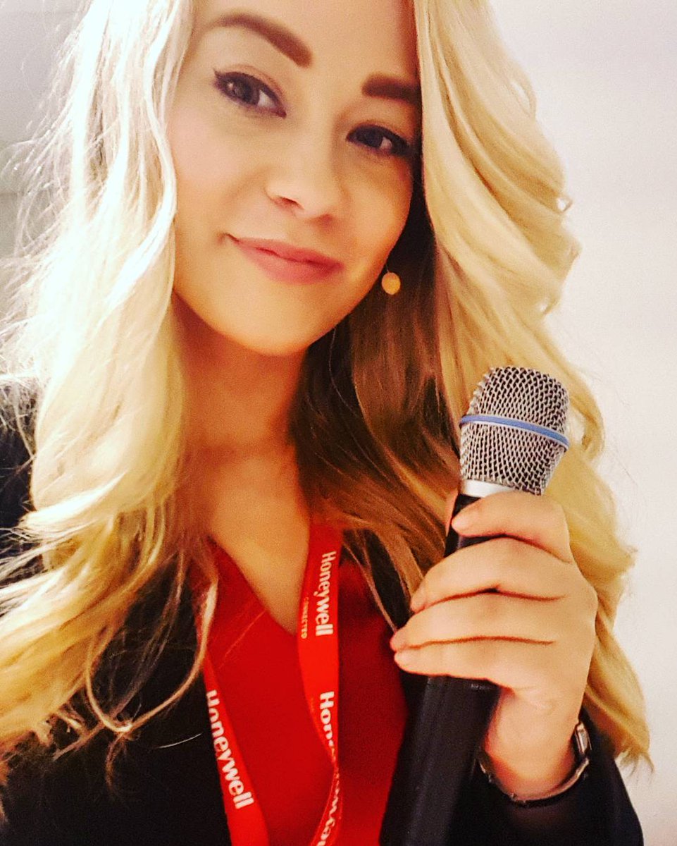 aylinwofficial's tweet photo. 🎤🎙 #emcee #aylinwerner #red7live #honeywell #honeywellprocesssolutions #speaker #presenter #host #spokesperson #business #marketing https://t.co/33Fm61tw8V