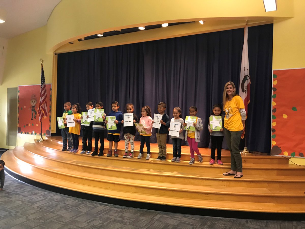 CT_bees's tweet image. kindergarten scholars being recognized #beeprepared #centraliapride