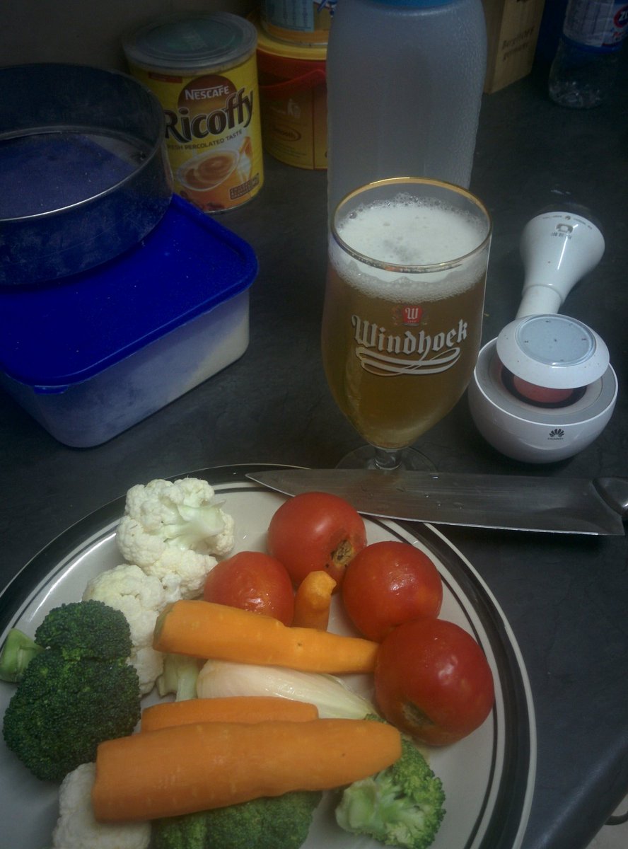 IAmTnash's tweet photo. Happy FaraiDay y'all! 🍅🌶🍆🍖🍝🍺 #Music #Food #Beer + #TheChefInMe = Friday Night made #BhachuraSettings https://t.co/gZiXNE5YtU