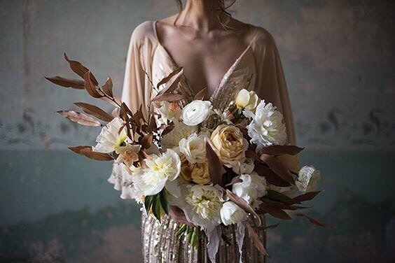EventiDarling's tweet photo. Buttery garden roses, white peonies, blooming vines, daffodils, and tulips.
.
.
.
#eventidarling #eventiinspiration #weddingplanner #lovely… https://t.co/rNFWDKRnF0