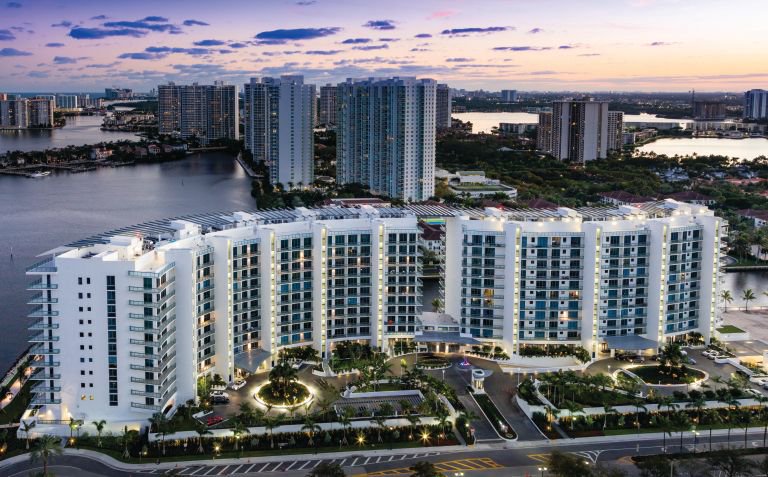 BeachBeyond's tweet photo. Developers Look on the Bright Side of South Florida Despite Hurricanes https://t.co/mUvqC5r3Ei #realestate #propclip https://t.co/YoMJ1H7BEW