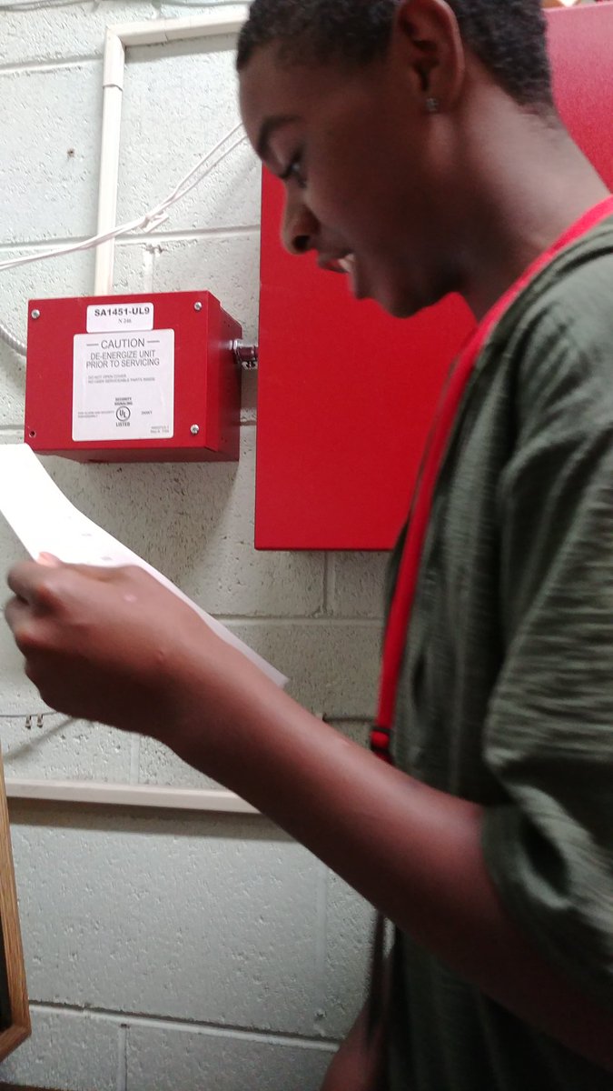 Mrs_GordonFES's tweet image. @CaryElem SCA officers did PBIS announcements &amp;amp; rewards today, including visits from the CardinalMobile! #growingleaders  @HCS_TitleI