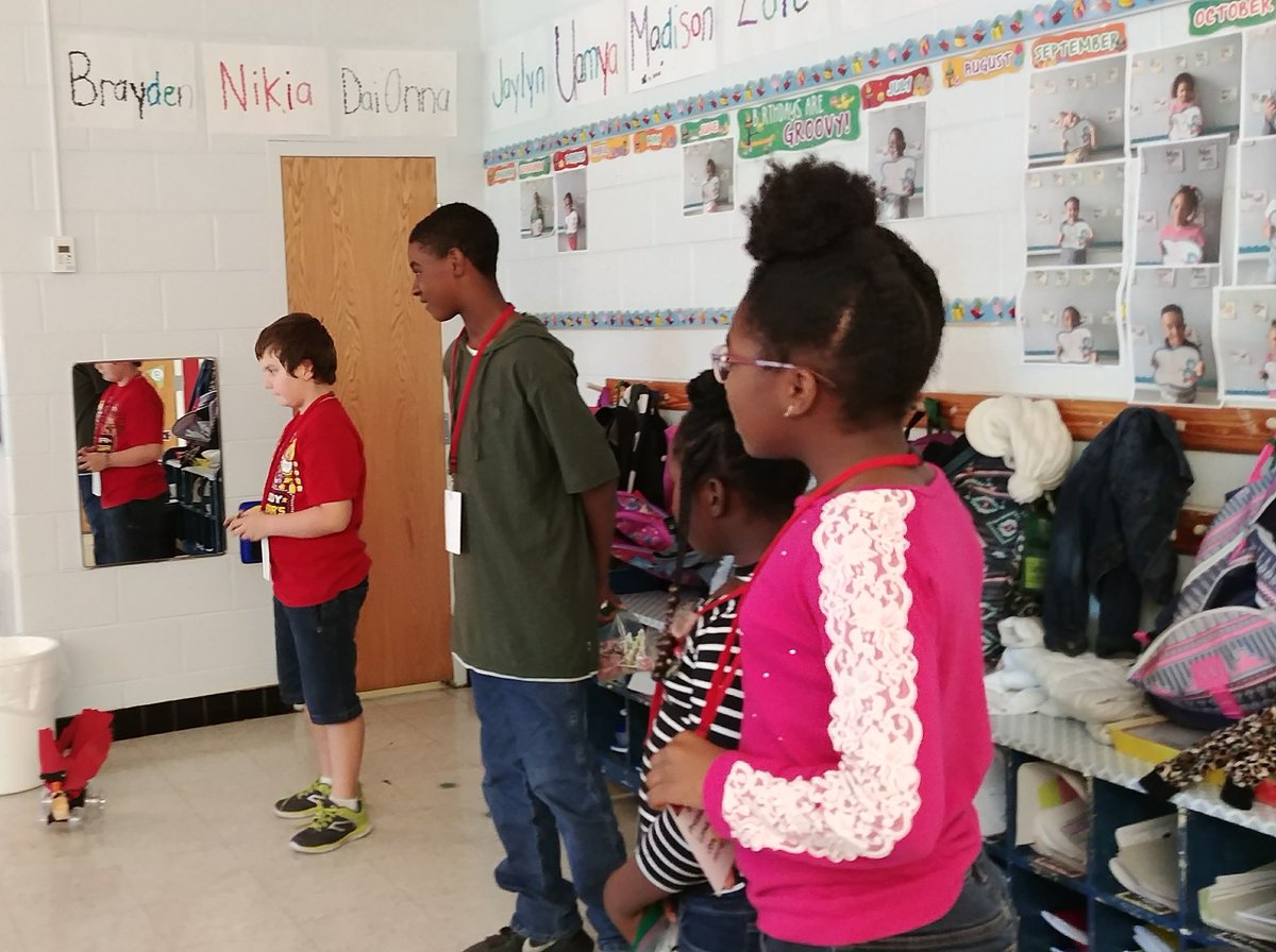 Mrs_GordonFES's tweet image. @CaryElem SCA officers did PBIS announcements &amp;amp; rewards today, including visits from the CardinalMobile! #growingleaders  @HCS_TitleI