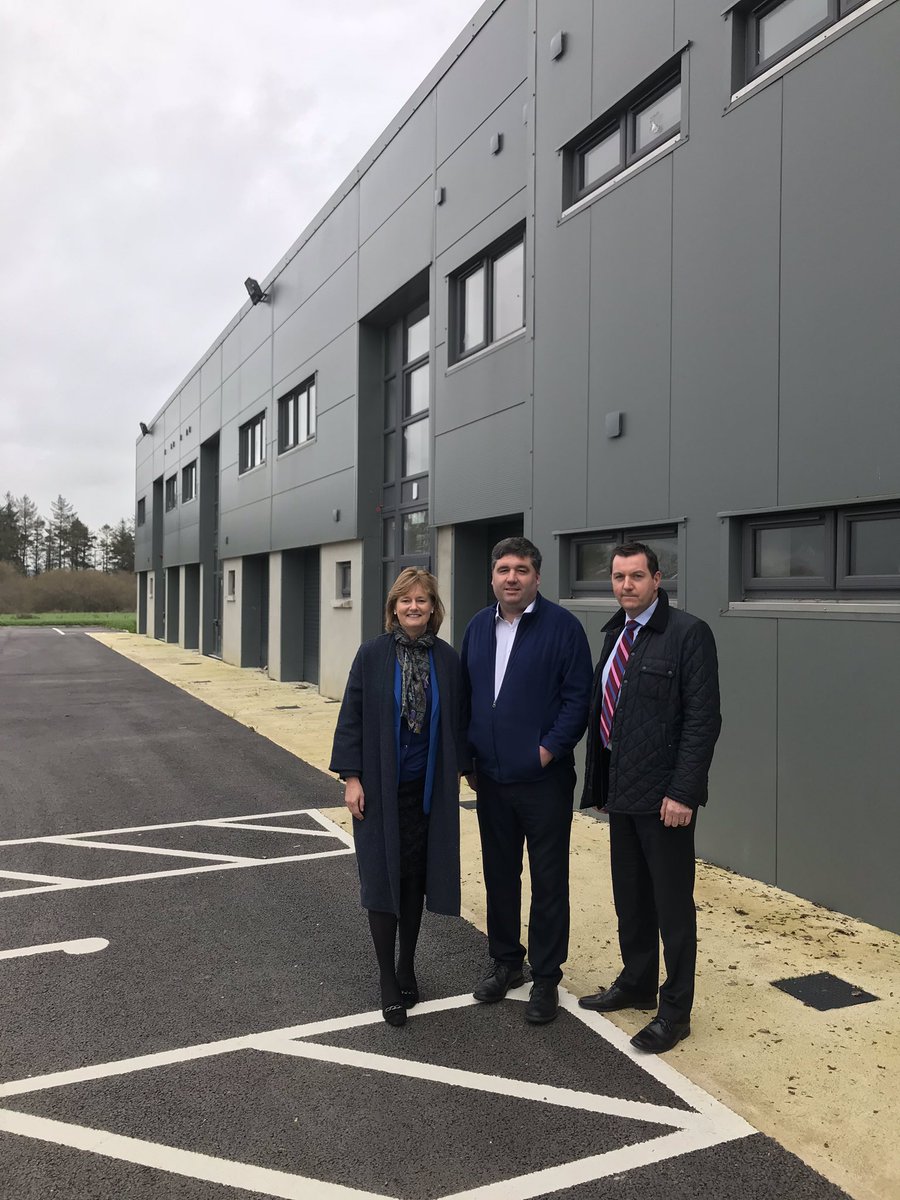 brookparkentctr's tweet photo. Delighted to welcome @DeirdreCluneMEP to #Dunmanway & New #Enterprise Centre! Opening Soon 👍 #Broadband #HotDesks #Brexit #FoodUnits https://t.co/IVxMjMMShx